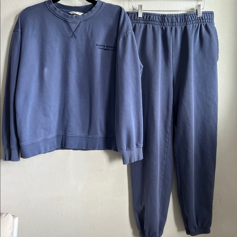 H&M CREW-NECK SWEATSHIRT & JOGGERS - Picture 6 of 13